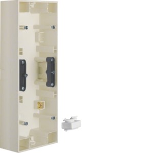 B.Kwadrat Puszka natynkowa 3-krotna krem Berker 5310439902